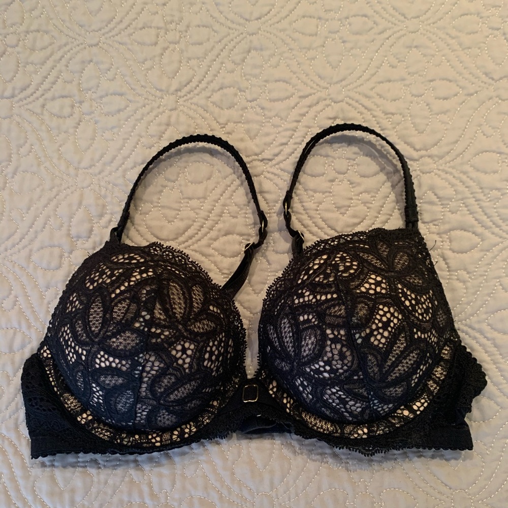 Victoria Secret Padded Bra Size 32B